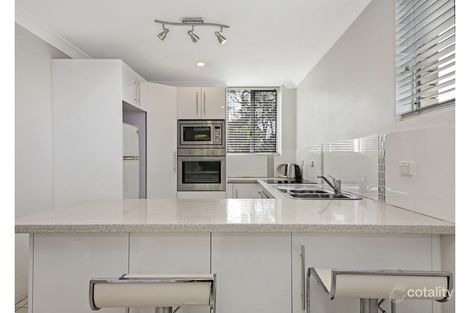 Property photo of 16 Omeo Street Macgregor QLD 4109