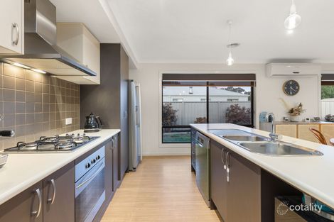 Property photo of 1/15 Alkoomi Court Ascot VIC 3551