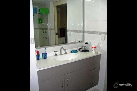 Property photo of 4/29 Northcliffe Terrace Surfers Paradise QLD 4217