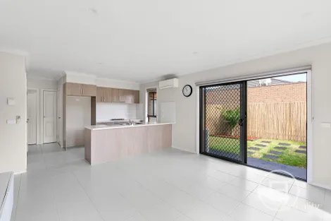 Property photo of 7 Malcolm Walk Epping VIC 3076