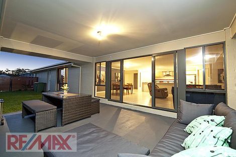 Property photo of 5 Reach Place Eatons Hill QLD 4037