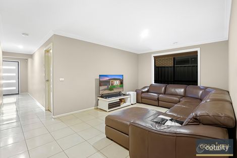 Property photo of 15 Mossman Grove Cobblebank VIC 3338