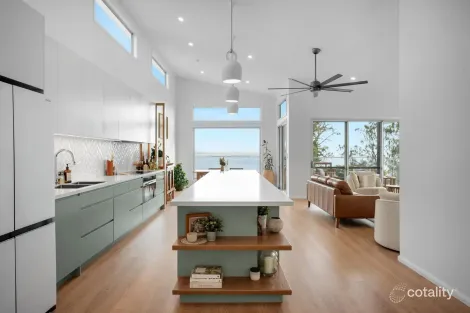 5 Northcliffe Dr, Lake Heights, NSW 2502