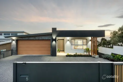 Property photo of 5 Northcliffe Drive Lake Heights NSW 2502