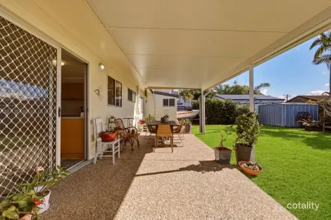 Property photo of 9 Bryant Street Beachmere QLD 4510