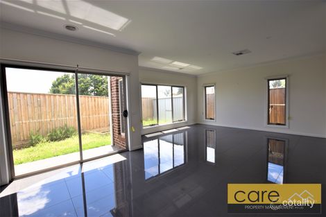 Property photo of 102A Oaktree Drive Hampton Park VIC 3976