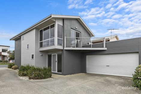 2/126 Fischer St, Torquay, VIC 3228