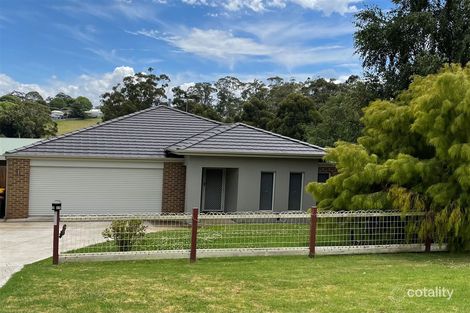 17 Bennett St, Drouin, VIC 3818
