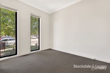 Property photo of 22 Abloom View Mickleham VIC 3064