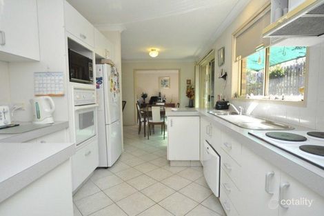 Property photo of 2/9 Chirn Crescent Labrador QLD 4215