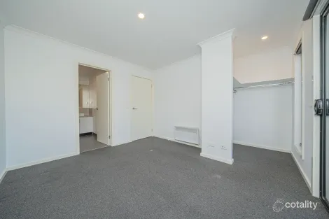 Property photo of 3 Randwick Lane Clyde North VIC 3978