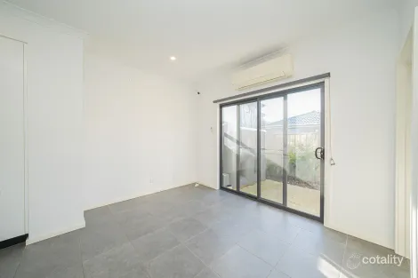 Property photo of 3 Randwick Lane Clyde North VIC 3978