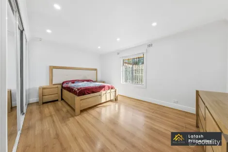 Property photo of 18 Como Road Greenacre NSW 2190