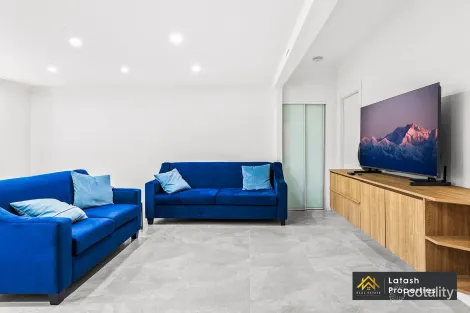 Property photo of 18 Como Road Greenacre NSW 2190