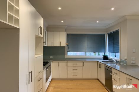 Property photo of 9 Woolcock Close Burwood VIC 3125