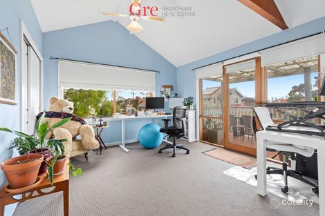 Property photo of 2 Meaker Avenue Brunswick West VIC 3055