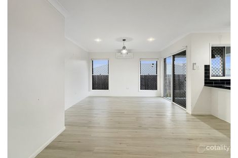 Property photo of 22 McInnes Crescent Glenvale QLD 4350