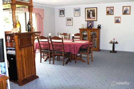 Property photo of 29 Robb Drive Romsey VIC 3434