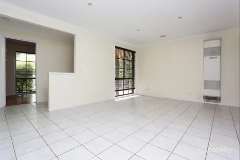 Property photo of 8 De Castella Close Mill Park VIC 3082