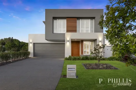 Property photo of 9202 Peter Senior Drive Hope Island QLD 4212