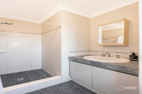 Property photo of 2 Beryl Close Maida Vale WA 6057