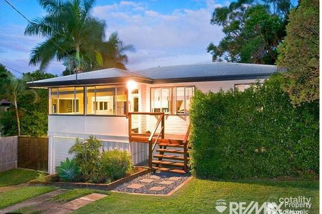 17 Rutherford St, Stafford Heights, QLD 4053