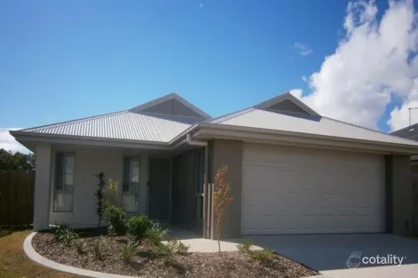 4 Newport Pde, Blacks Beach, QLD 4740