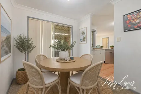 Property photo of 6 Solo Court Beachmere QLD 4510