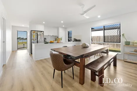 Property photo of 7 Lakeside Way Andergrove QLD 4740