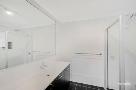 Property photo of 19 Jennings Crescent Spring Farm NSW 2570