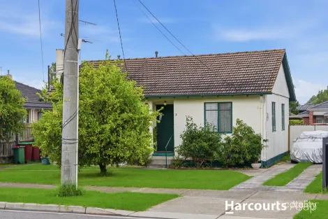 Property photo of 3 Prunus Grove Doveton VIC 3177