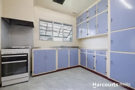 Property photo of 3 Prunus Grove Doveton VIC 3177