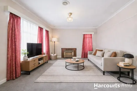Property photo of 3 Prunus Grove Doveton VIC 3177