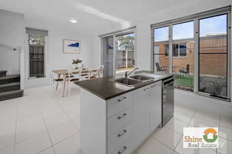 Property photo of 14 Pebblebeach Path Cranbourne VIC 3977
