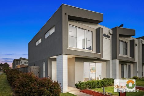 Property photo of 14 Pebblebeach Path Cranbourne VIC 3977