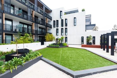 212/1 Red Hill Tce, Doncaster East, VIC 3109