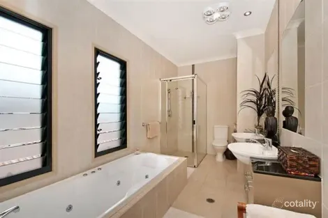 Property photo of 2/40 Chainey Avenue Miami QLD 4220