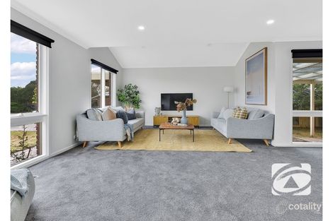 Property photo of 23 Michelle Drive Hampton Park VIC 3976