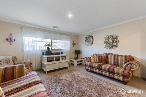 Property photo of 15 Baranello Crescent Cranbourne East VIC 3977