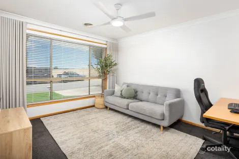 Property photo of 10 Comet Place Estella NSW 2650