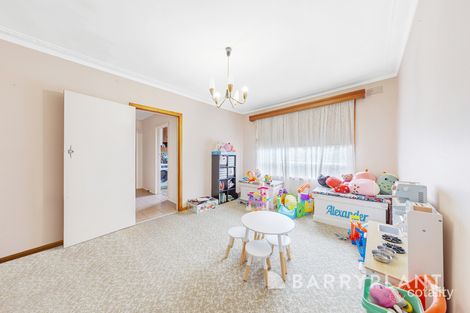 Property photo of 18 Thorndon Drive St Albans VIC 3021