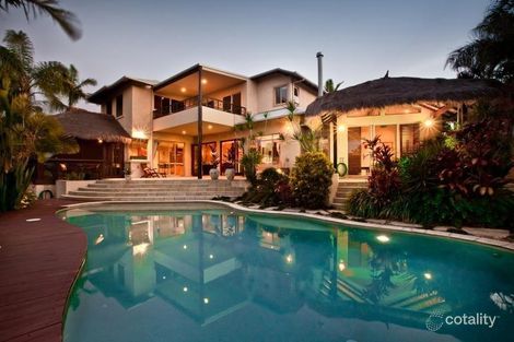 102 Edinburgh Rd, Benowa, QLD 4217