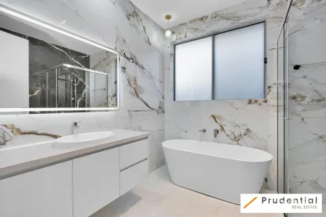 Property photo of 168 Copperfield Drive Rosemeadow NSW 2560