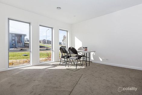 Property photo of 7 Grosvenor Street Casey ACT 2913