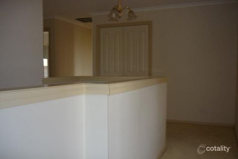 Property photo of 21 Dunlop Crescent Mill Park VIC 3082