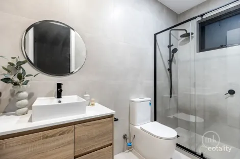 Property photo of 163 Grimshaw Street Greensborough VIC 3088