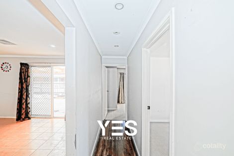 Property photo of 30 Bellarine Drive Cranbourne VIC 3977