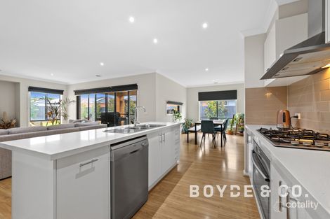 Property photo of 48 Pepper Crescent Drouin VIC 3818
