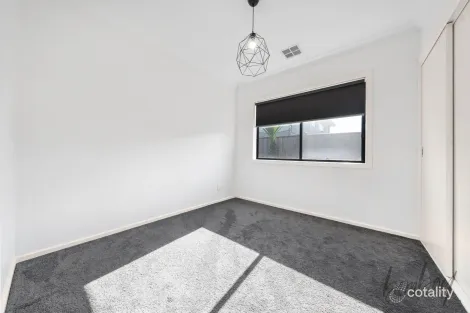 Property photo of 12 Bastings Avenue Mickleham VIC 3064