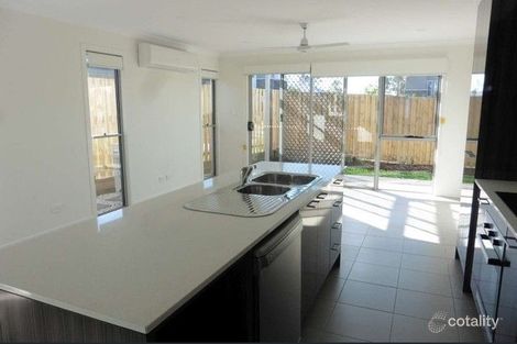 Property photo of 10 Savanna Gardens Pimpama QLD 4209